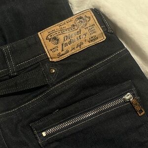 (Fit pic included) DISEL SKINNY LOW RISE JEANS (26)